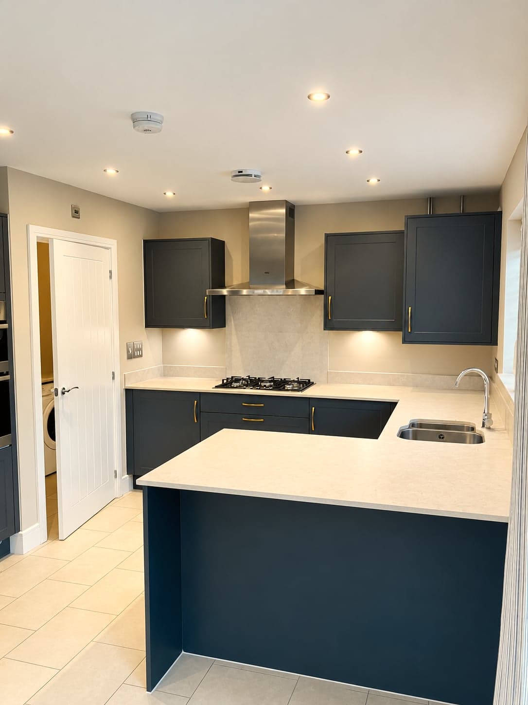 Peninsula looking back to the extractor and hall door, North Finchley N12
