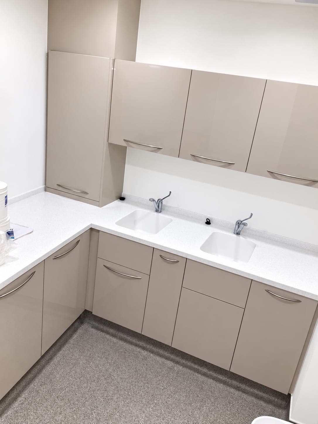 HTM 01-05 decontamination room fit-out, Chiswick W4