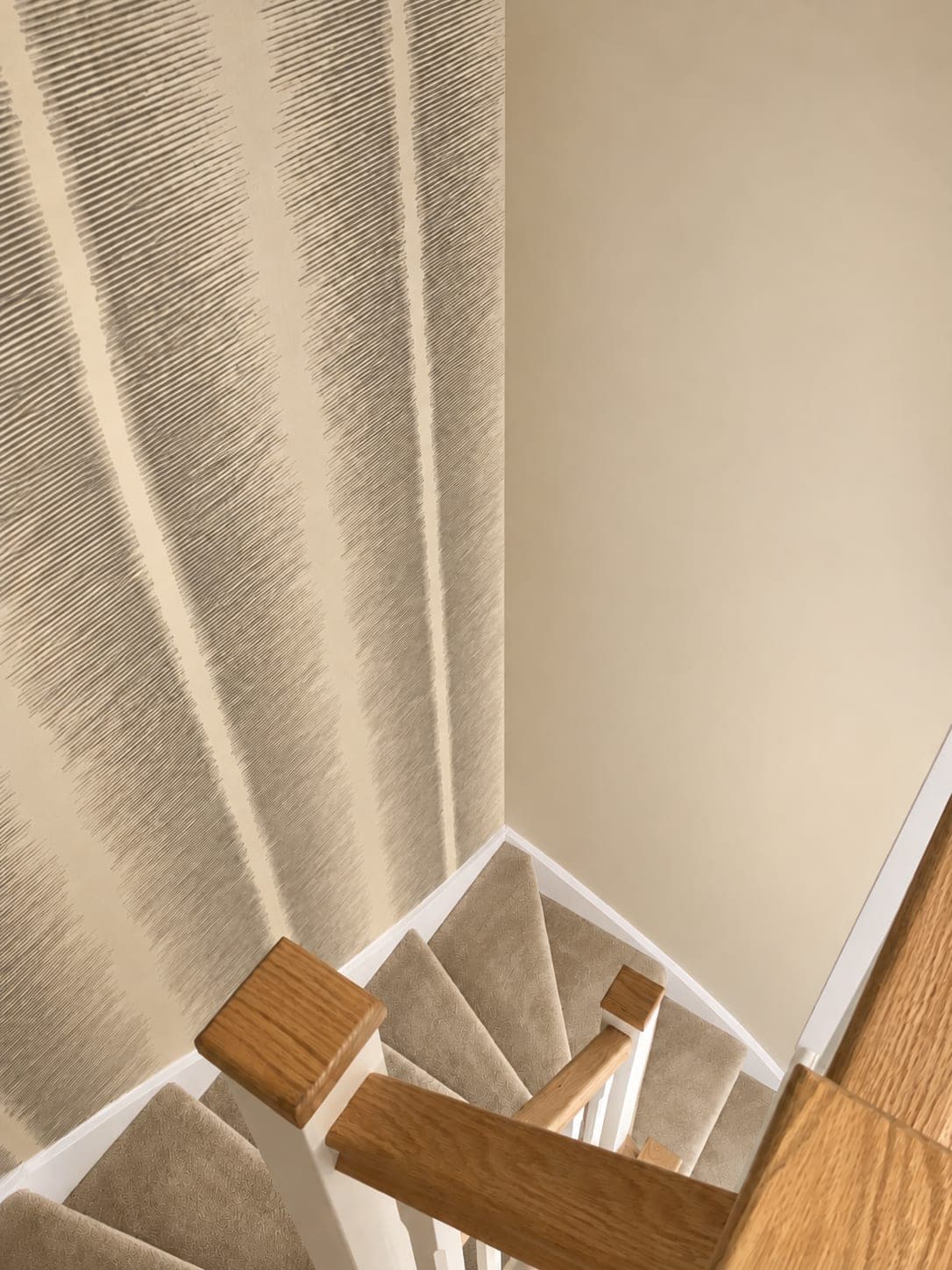 Stairwell paper where the pattern turns at the half-landing, London Colney AL2